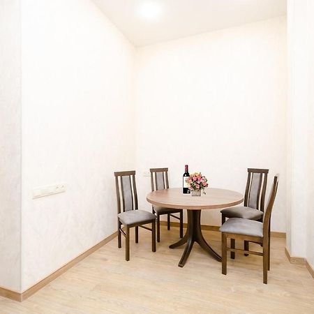 15. Double Room Apartaments With Fresh Style เยเรวาน ภายนอก รูปภาพ