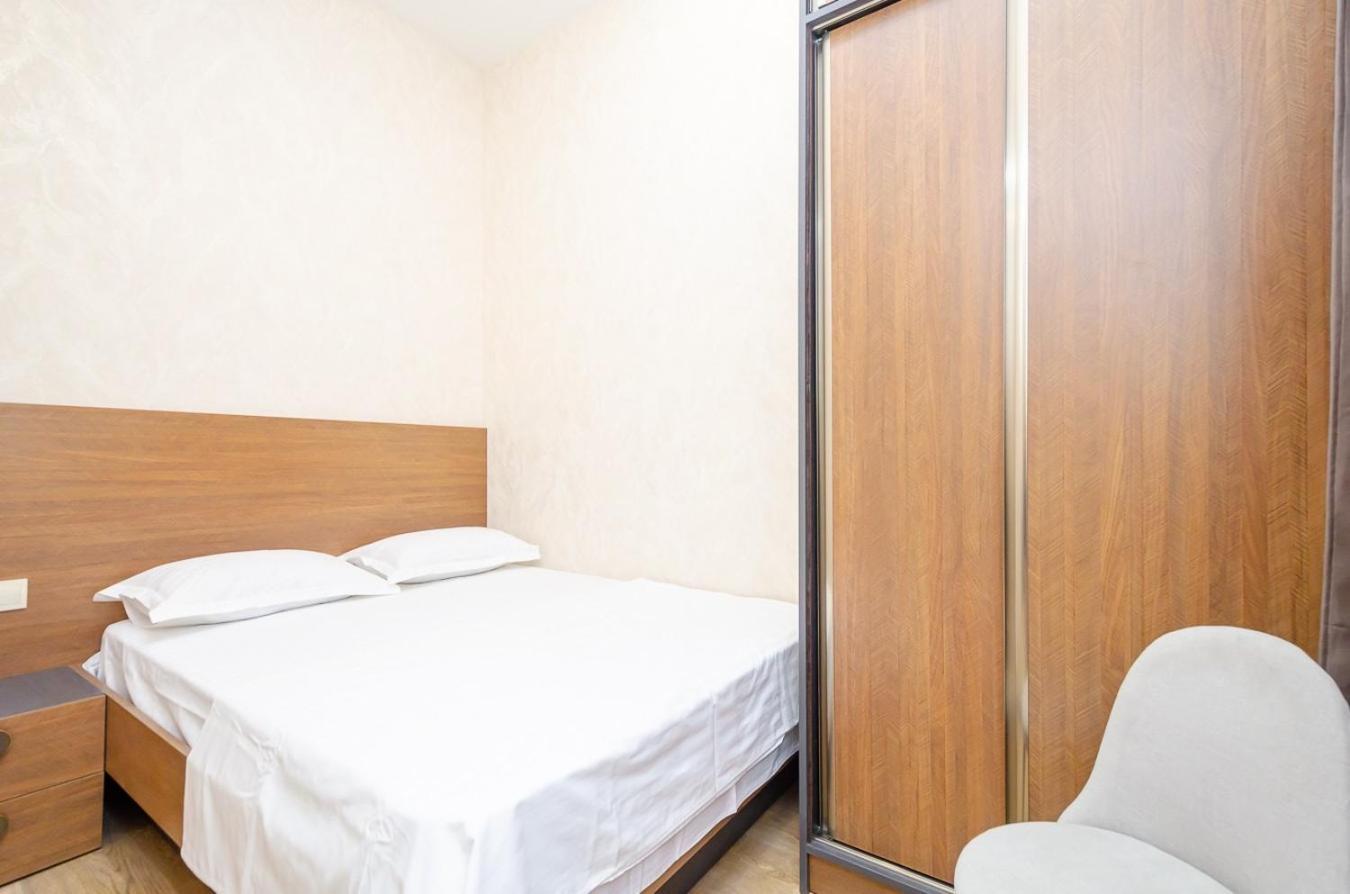 15. Double Room Apartaments With Fresh Style เยเรวาน ภายนอก รูปภาพ